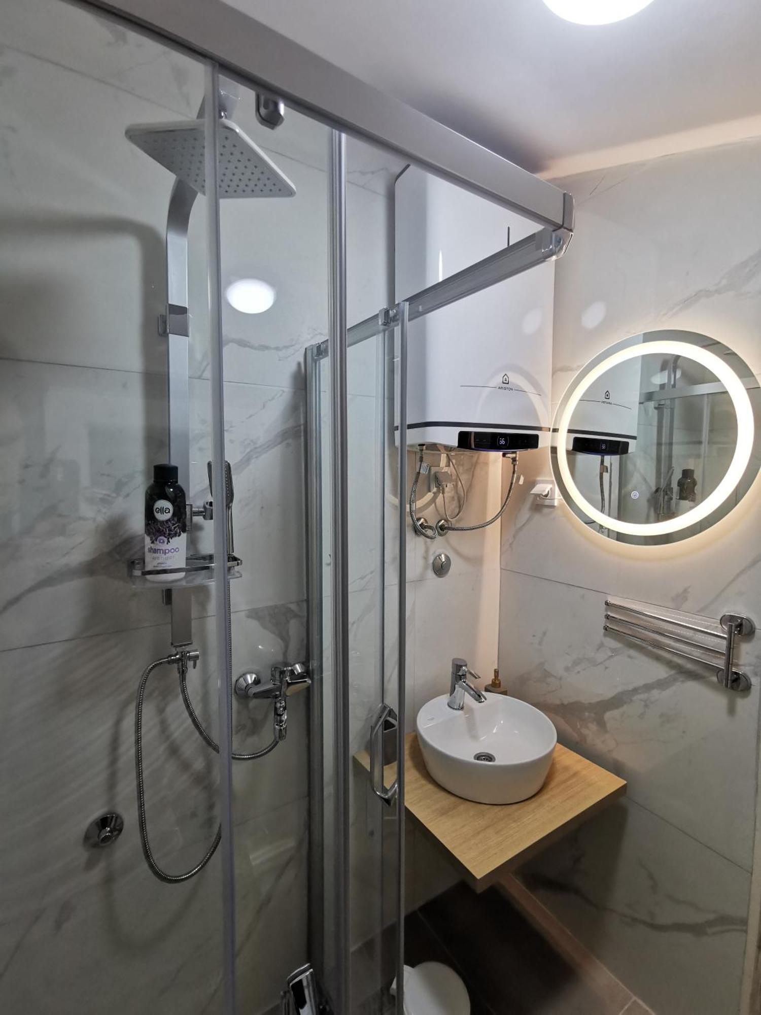 White Apartment Sarajevo - Free Parking Saraievo Exterior foto
